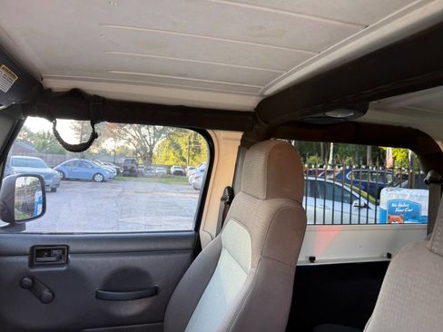 Used 2005 Jeep Wrangler Unlimited AWD/4WD image 22