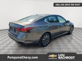 Used 2024 Nissan Altima 2.5 SV image 3