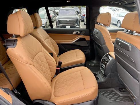 Used 2024 BMW X7 xDrive40i w/ M Sport Package image 31