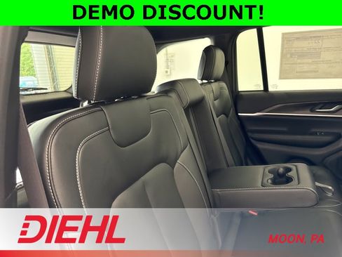 New 2025 Jeep Grand Cherokee Limited w/ Trailer Tow Package image 12