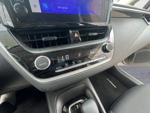 Used 2025 Toyota Corolla LE FWD image 17