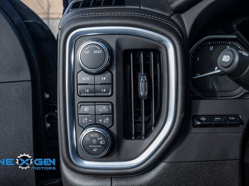 Used 2023 GMC Sierra 2500 Denali w/ Denali Ultimate Package image 14