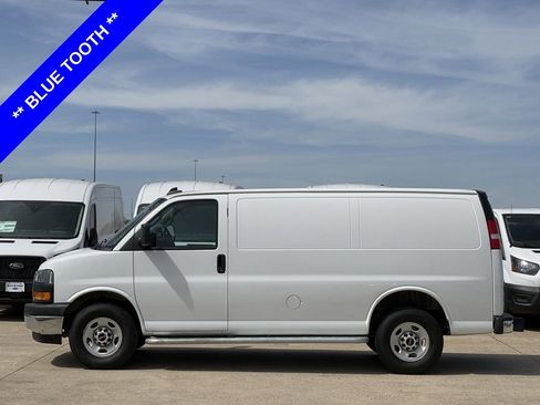 Used 2024 GMC Savana 2500 w/ Driver Convenience Package image 3