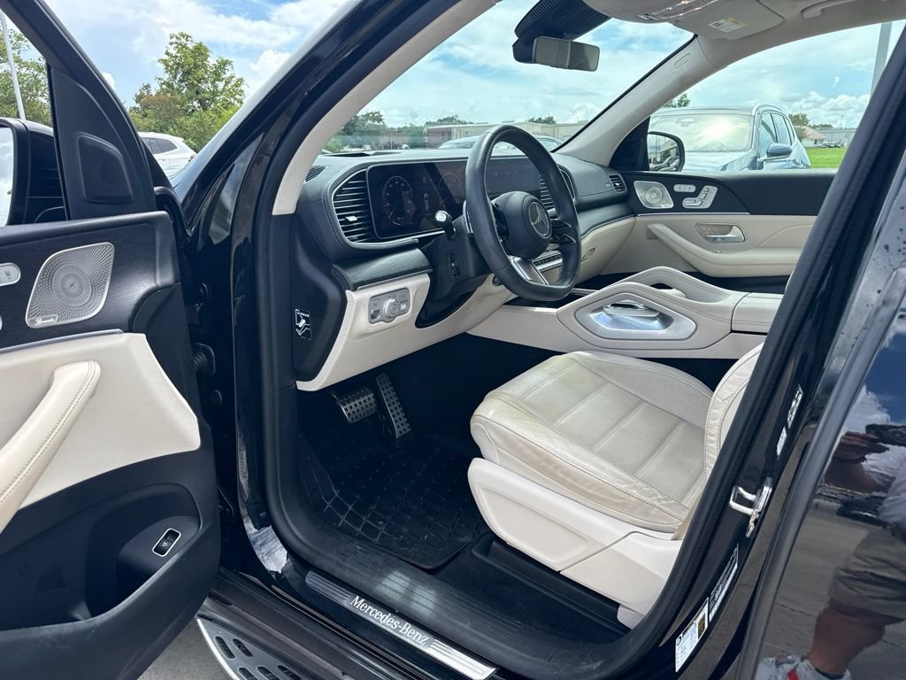 Used 2024 Mercedes-Benz GLS 580 4MATIC image 12