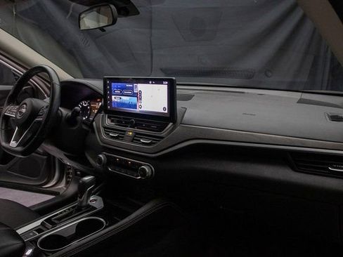 Used 2025 Nissan Altima 2.5 S image 14