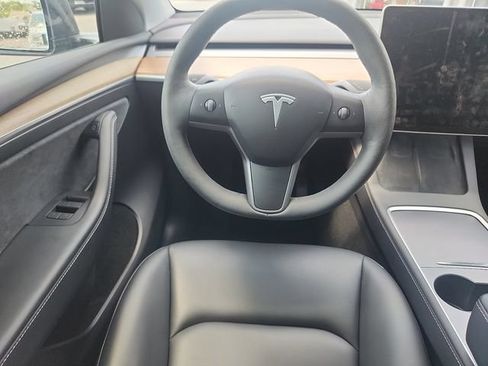 Used 2023 Tesla Model Y Long Range AWD/4WD image 9
