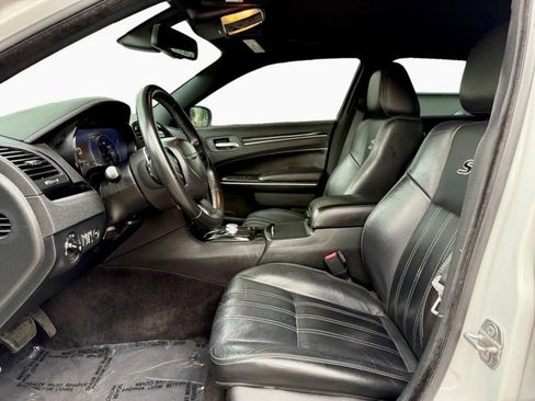 Used 2018 Chrysler 300 S w/ 300S Premium Group image 11