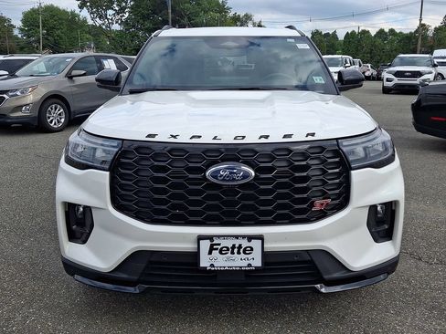 Used 2025 Ford Explorer ST AWD/4WD image 2