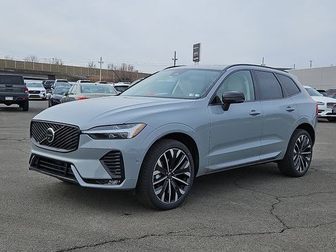 New 2026 Volvo XC60 B5 Ultra w/ Protection Package Premier image 3