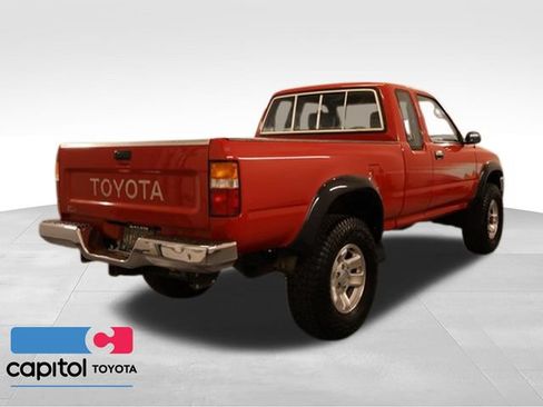 Used 1992 Toyota Pickup Deluxe AWD/4WD image 2