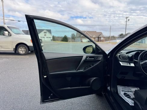 Used 2013 MAZDA MAZDA3 i Touring image 11