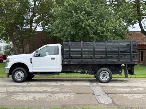 Used 2022 Ford F350 XL w/ Power Equipment Group AWD/4WD image 3