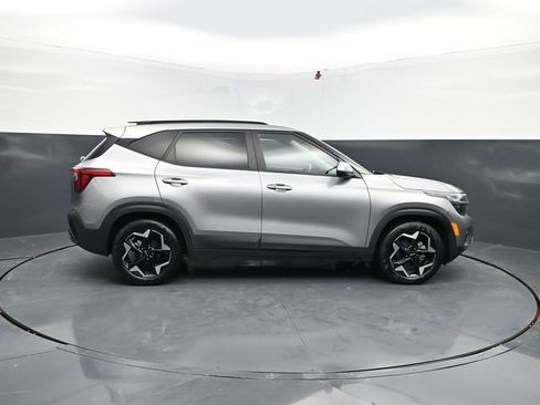 Used 2025 Kia Seltos S image 11
