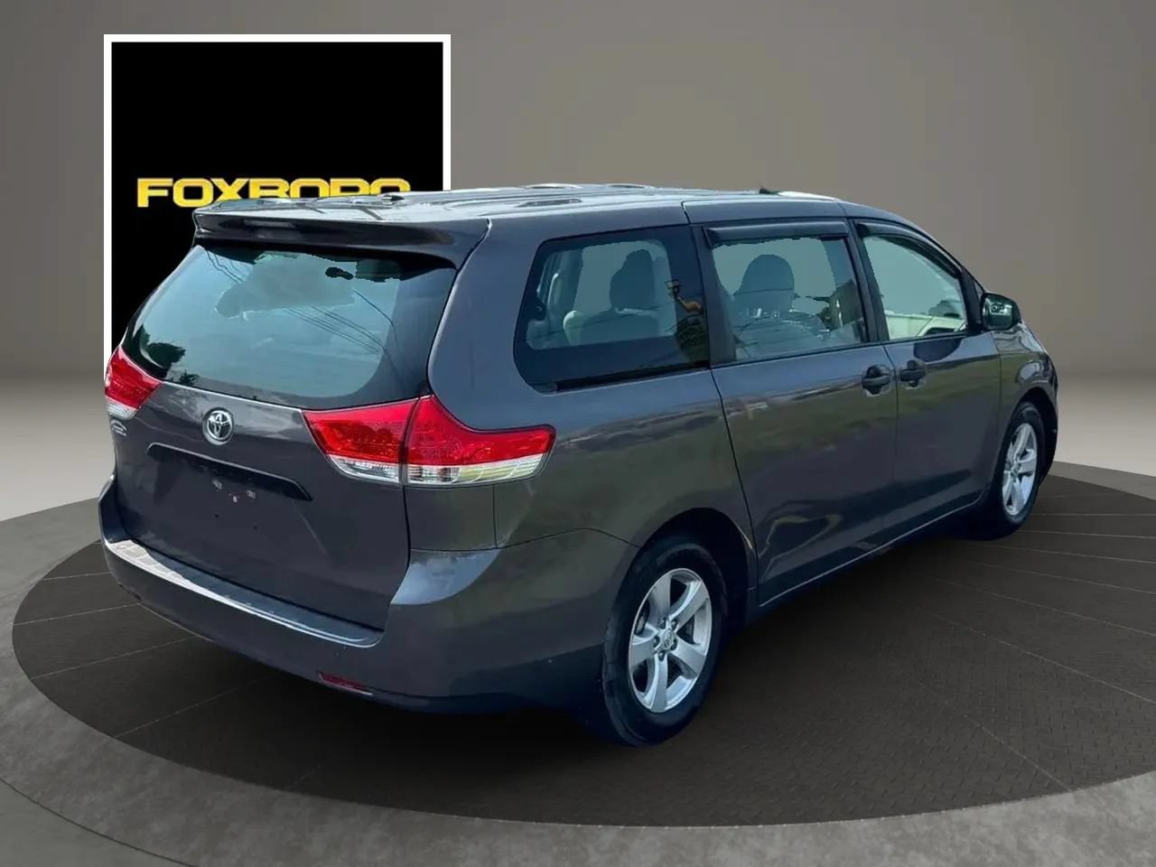 Used 2014 Toyota Sienna L FWD image 5
