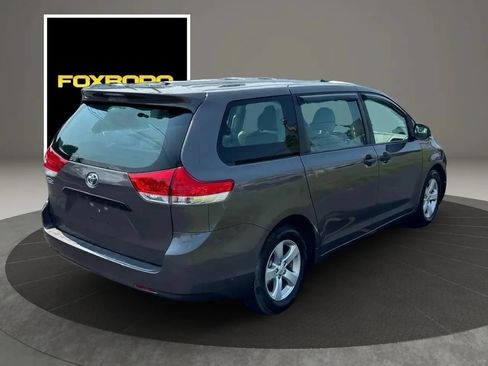 Used 2014 Toyota Sienna L FWD image 5