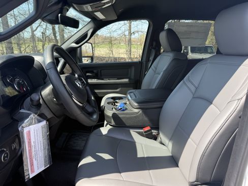 New 2026 RAM 3500 Tradesman w/ Chrome Appearance Group AWD/4WD image 17