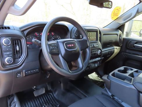 Used 2025 GMC Sierra 3500 Pro AWD/4WD image 17