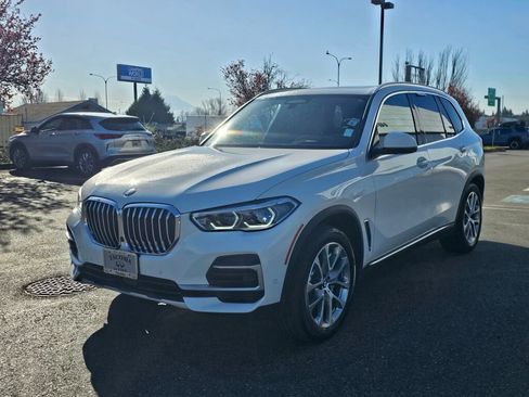 Used 2023 BMW X5 xDrive40i w/ Executive Package image 3
