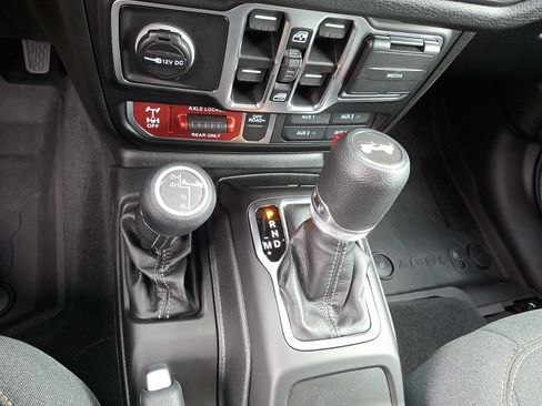 Used 2026 Jeep Wrangler Unlimited Sport AWD/4WD image 23