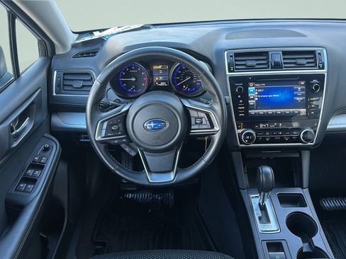 Used 2018 Subaru Outback 2.5i Premium image 10