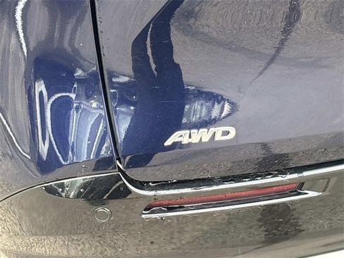 Used 2022 Toyota Sienna Limited image 12