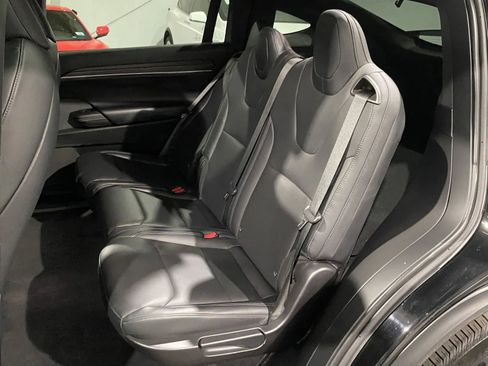 Used 2022 Tesla Model X image 9