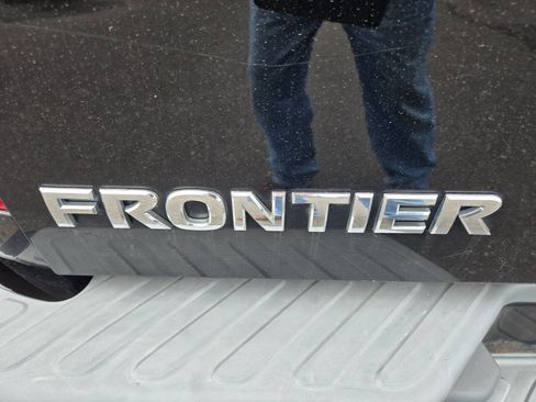 Used 2005 Nissan Frontier LE w/ (J01) Sunroof Pkg image 12