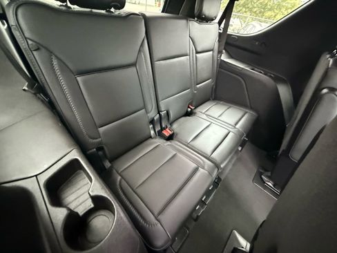 Used 2025 GMC Yukon Denali image 15