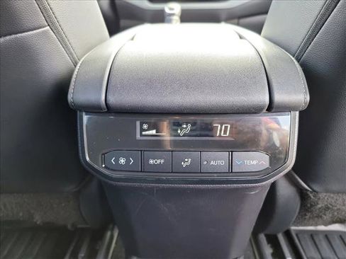Used 2021 Toyota Highlander XSE AWD/4WD image 18