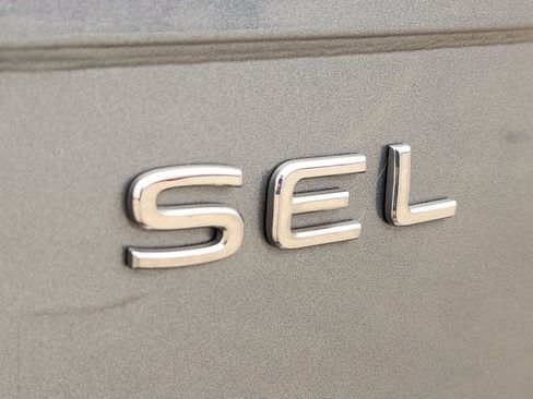 Used 2022 Volkswagen Tiguan SEL R-Line image 13