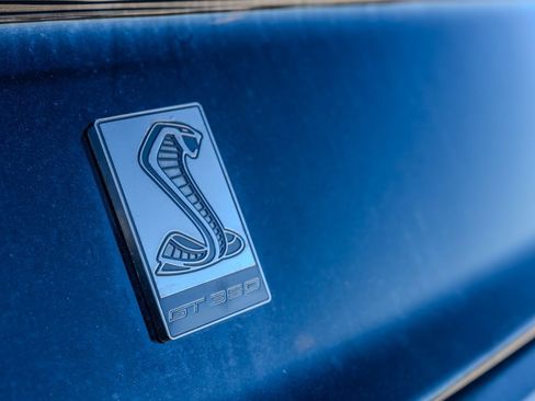 Used 2016 Ford Mustang Shelby GT350 w/ Track Package image 32