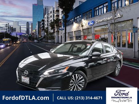 Used 2024 Nissan Altima 2.5 SV FWD image 1