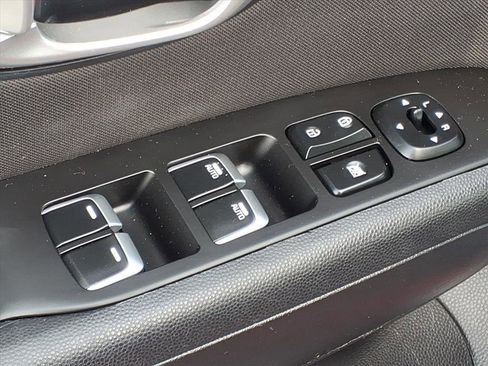 Used 2019 Kia Soul + image 17