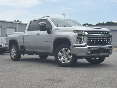 Used 2023 Chevrolet Silverado 2500 LTZ AWD/4WD image 2