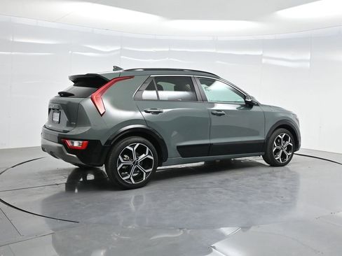 Used 2023 Kia Niro EX Touring image 32