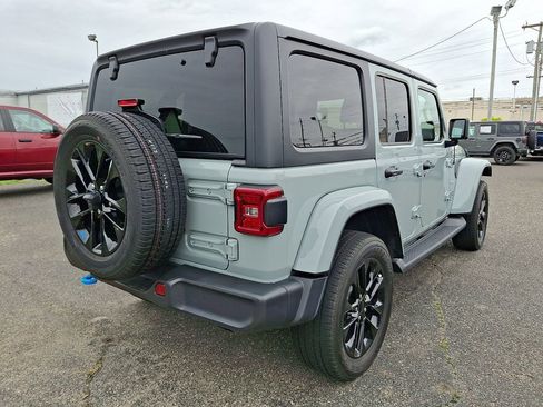 Used 2023 Jeep Wrangler Unlimited Sahara w/ Cold Weather Group AWD/4WD image 4