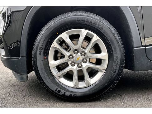 Used 2021 Chevrolet Traverse LS AWD/4WD image 9