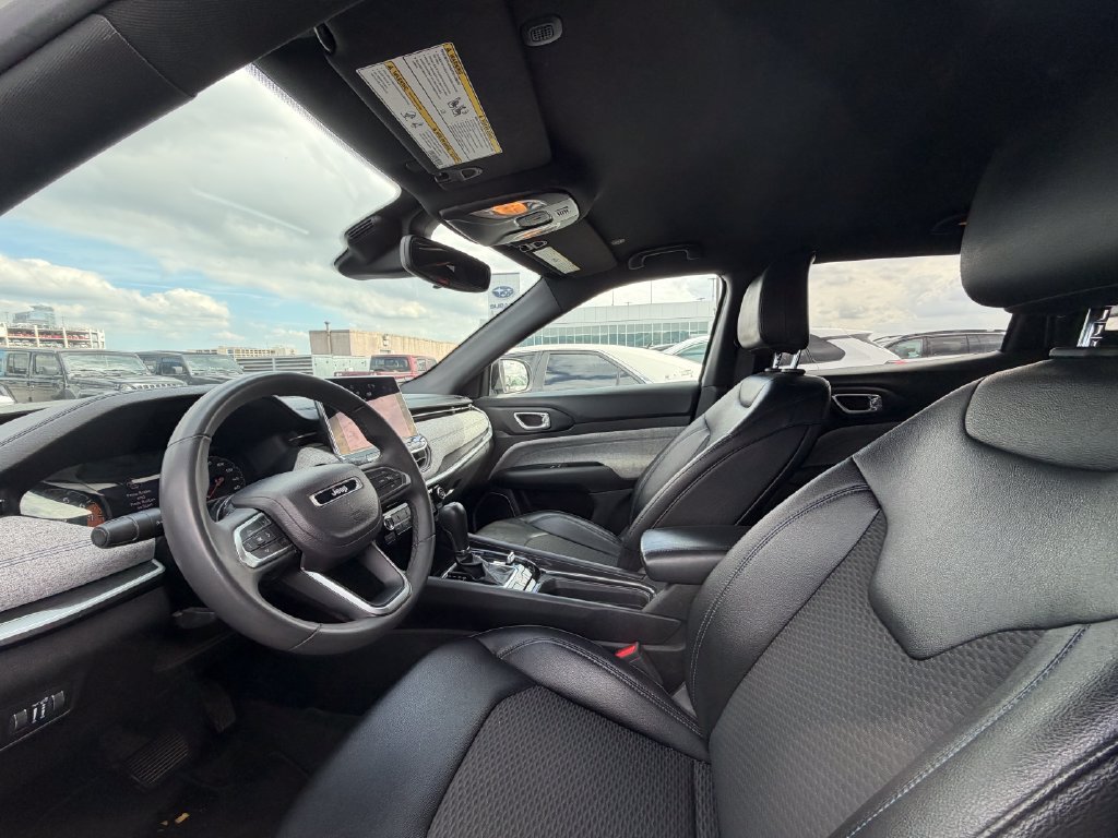 Used 2024 Jeep Compass Latitude AWD/4WD image 5