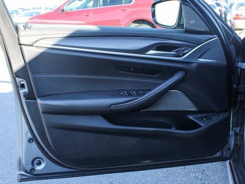 Used 2021 BMW M550i xDrive image 10