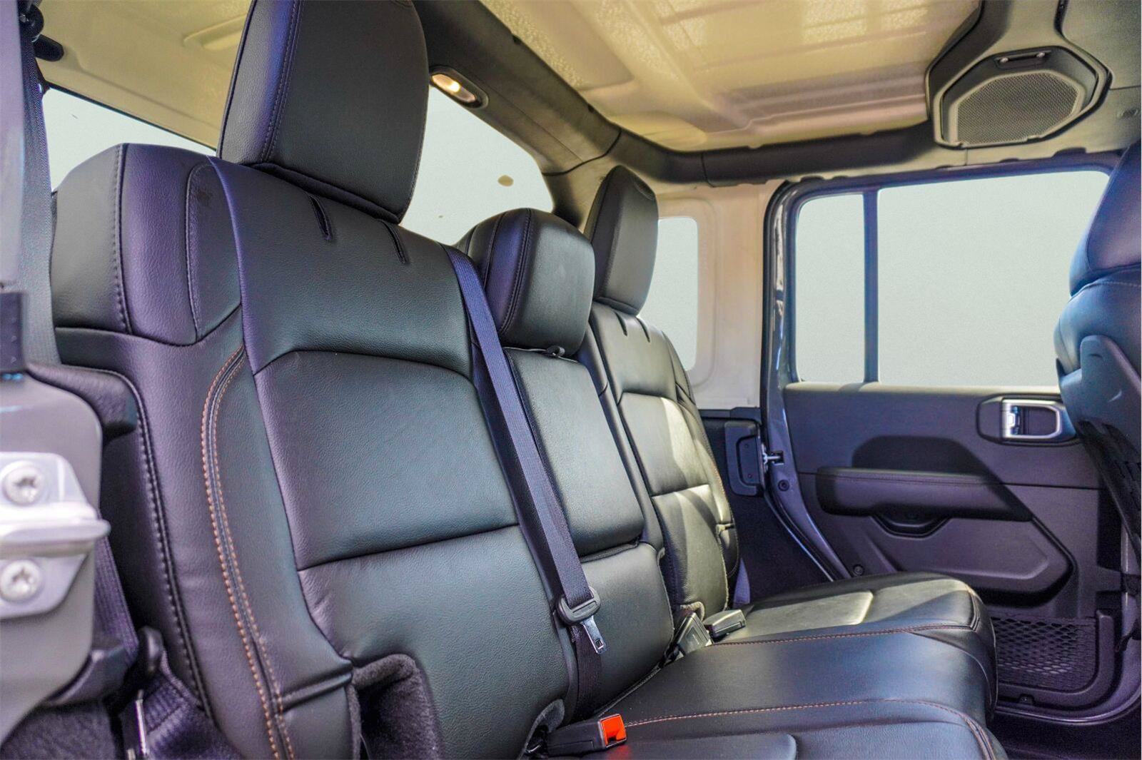 Used 2023 Jeep Wrangler Unlimited Rubicon 392 w/ Xtreme Recon 35" Tire Package AWD/4WD image 15