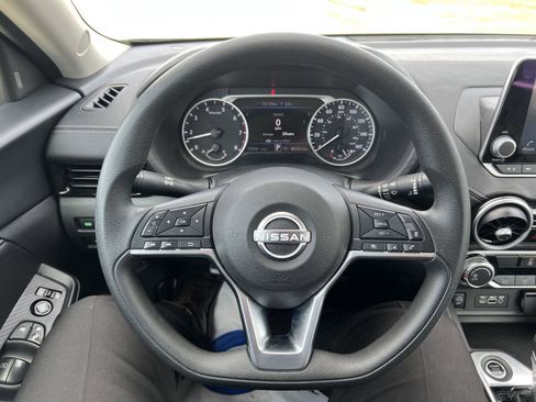Used 2024 Nissan Sentra SV image 16