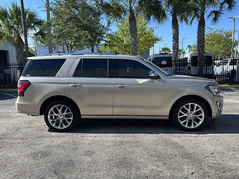 Used 2018 Ford Expedition Platinum AWD/4WD image 6