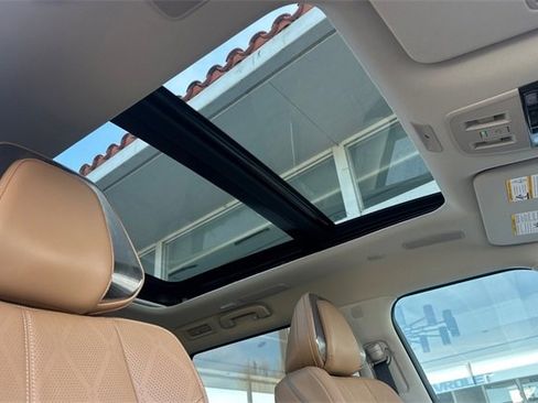 Used 2025 INFINITI QX80 Sensory image 21