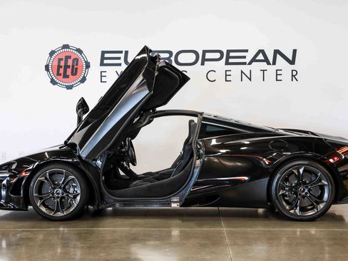 Used 2019 McLaren 720S RWD image 9