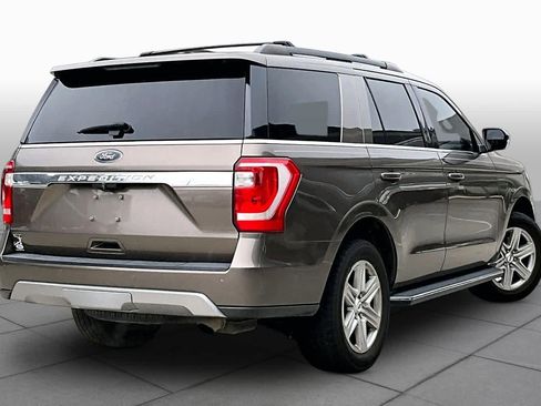 Used 2018 Ford Expedition XLT w/ Equipment Group 202A RWD image 11