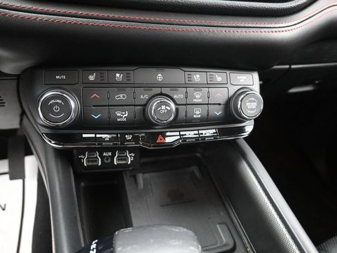 Used 2024 Dodge Durango R/T RWD image 15