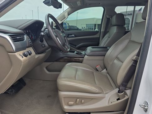 Used 2020 Chevrolet Suburban LT AWD/4WD image 17