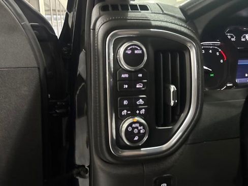 Used 2022 GMC Sierra 1500 Elevation w/ Driver Alert Package I AWD/4WD image 11