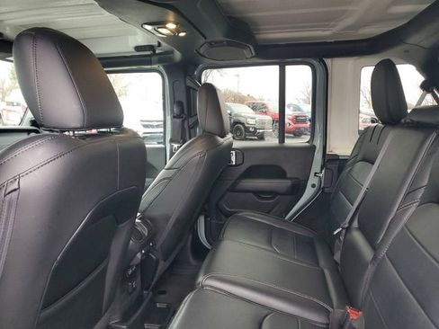 Used 2023 Jeep Wrangler Unlimited Sahara w/ Cold Weather Group image 10