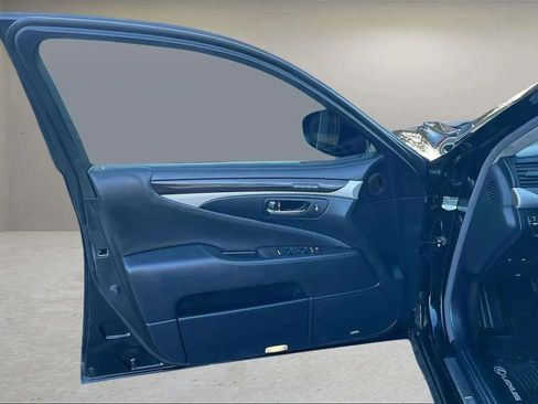 Used 2014 Lexus LS 460 AWD image 11